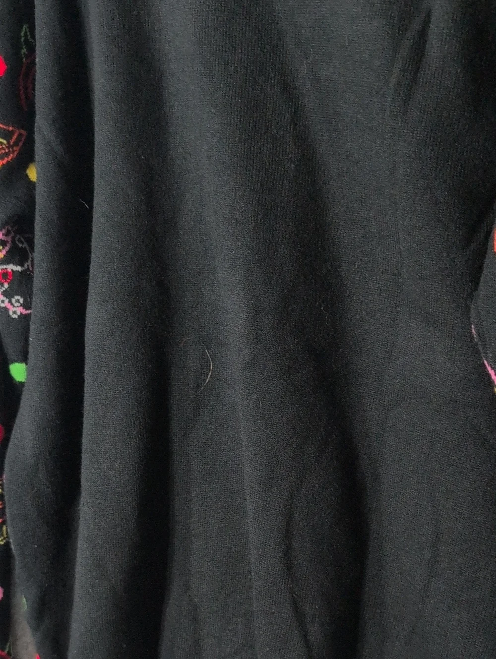 TRULY Hard Seltzer Black Logo Crewneck Sweater XL